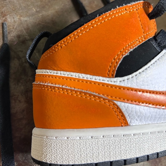 Nike Jordan AJ 1 Mid “Shattered Backboard” Black, Starfish (Orange), White Youth - Picture 11 of 15